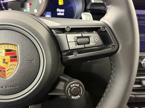 Certified 2026 Porsche Macan AWD/4WD image 29