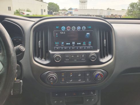 Used 2018 Chevrolet Colorado Z71 AWD/4WD image 16