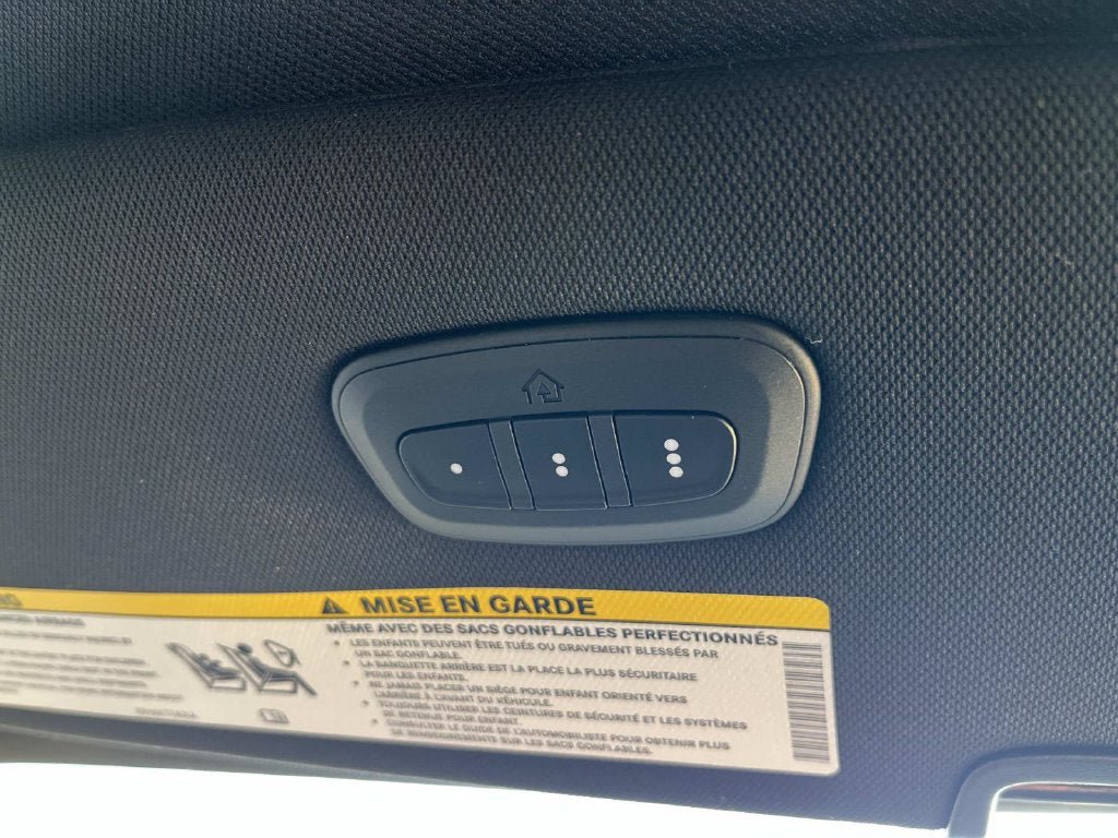 Used 2026 Chrysler Pacifica Limited w/ S Appearance Package FWD image 40