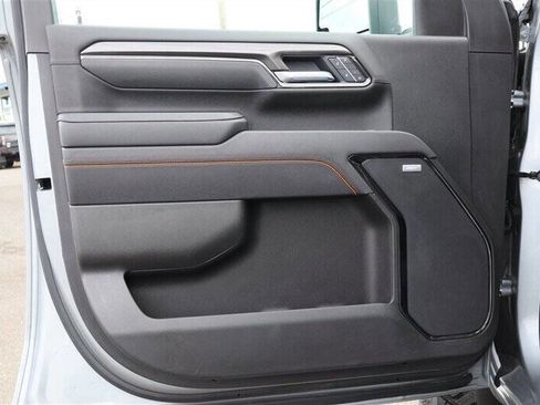 Used 2025 GMC Sierra 3500 AT4 w/ AT4 Premium Plus Package AWD/4WD image 16