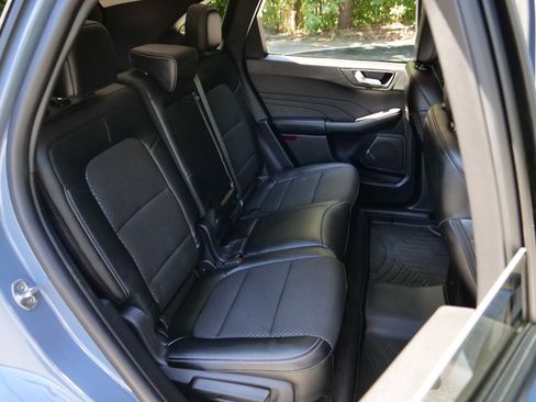 Used 2024 Ford Escape SE image 41