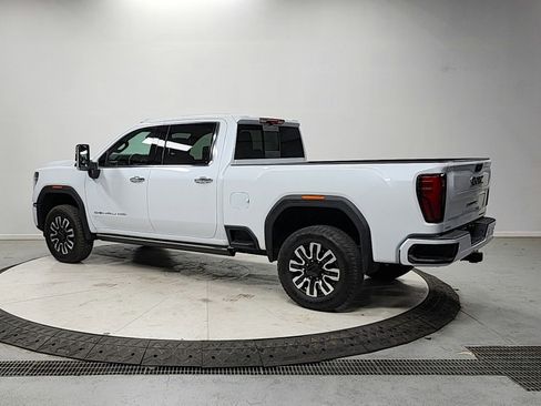 Used 2026 GMC Sierra 2500 Denali Ultimate image 5