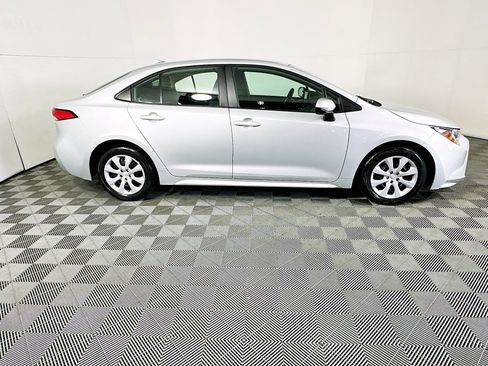 Used 2024 Toyota Corolla LE image 2