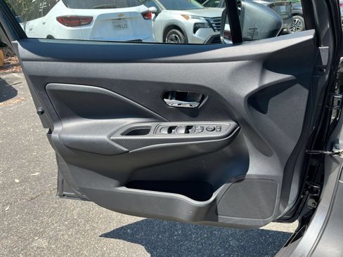 Used 2025 Nissan Versa SV FWD image 18