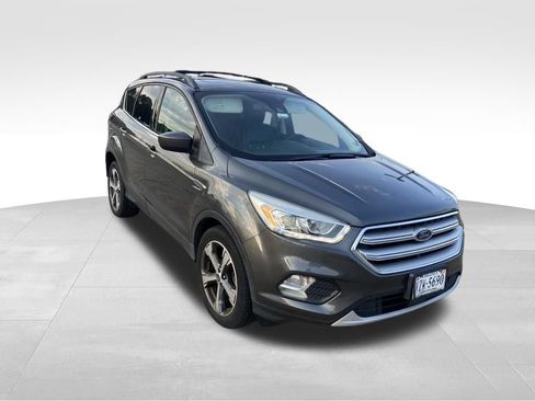 Used 2018 Ford Escape SEL w/ Ford Safe & Smart Package FWD image 5