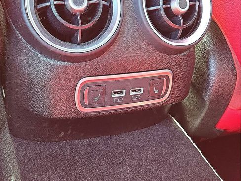 Used 2024 Alfa Romeo Giulia Veloce image 18