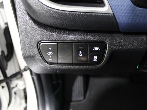 Used 2023 Kia Seltos S w/ Navigation Package image 7