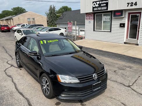 Used 2017 Volkswagen Jetta SE FWD image 1