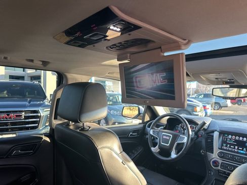 Used 2018 GMC Yukon XL SLT image 32