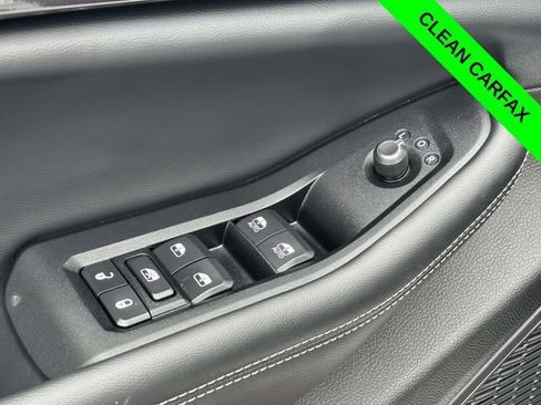 Used 2023 Jeep Grand Cherokee Altitude AWD/4WD image 10