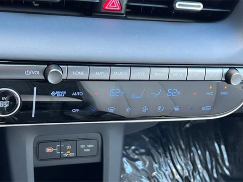 Used 2025 Hyundai Ioniq 5 Limited image 26