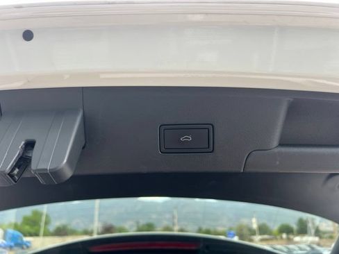 Used 2023 Volkswagen Atlas Cross Sport SE w/ Panoramic Sunroof Package AWD/4WD image 25