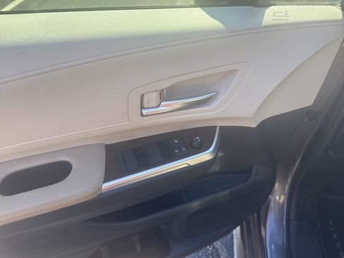 Used 2021 Toyota Sienna XLE image 11