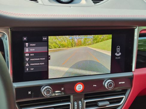Certified 2025 Porsche Macan S AWD/4WD image 17