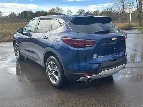 Used 2023 Chevrolet Blazer LT image 3