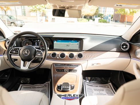 Used 2019 Mercedes-Benz E 300 4MATIC w/ Driver Assistance Package image 14