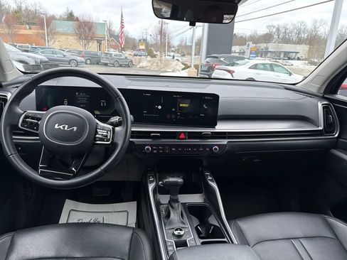 Certified 2024 Kia Sorento S w/ Panoramic Sunroof Package image 15