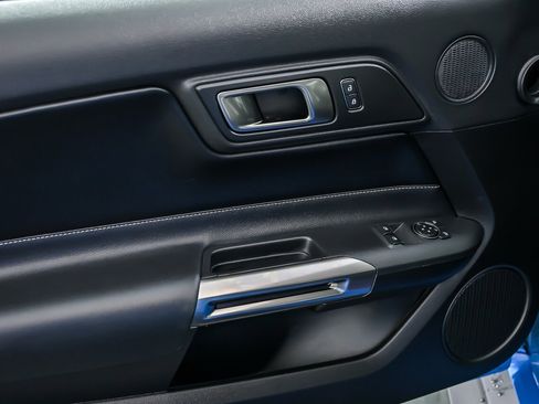 Used 2022 Ford Mustang Shelby GT500 w/ Carbon Fiber Track Pack image 17