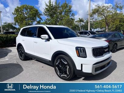 Used 2023 Kia Telluride EX w/ EX Captain's Chair Package