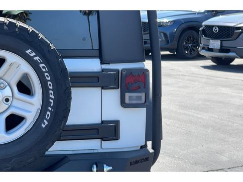 Used 2016 Jeep Wrangler Unlimited Sport AWD/4WD image 17