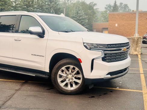 Used 2023 Chevrolet Suburban Premier AWD/4WD image 3