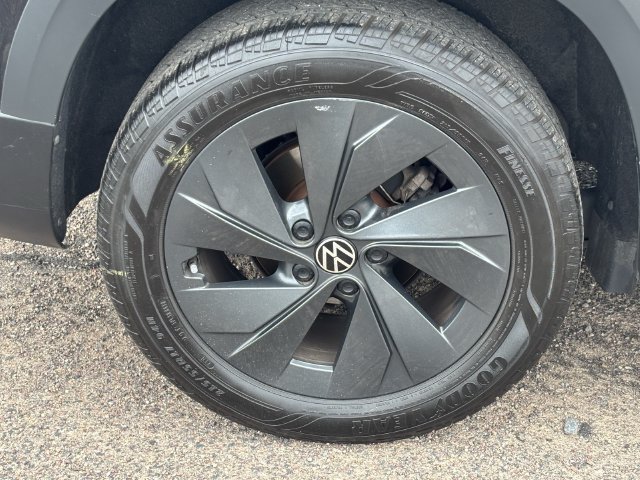 Used 2025 Volkswagen Taos S FWD image 9