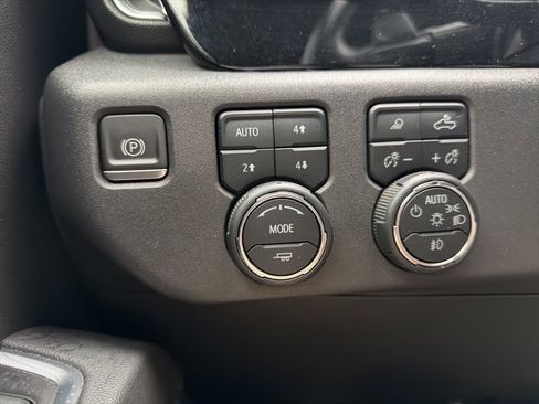 Used 2022 Chevrolet Silverado 1500 LT Trail Boss w/ LT Trail Boss Premium Package image 29