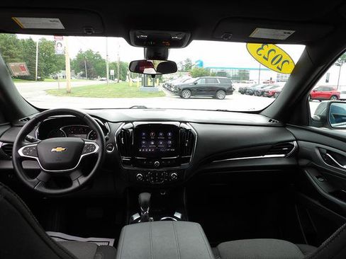 Used 2023 Chevrolet Traverse LT AWD/4WD image 32