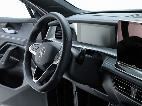 New 2026 Volkswagen Tiguan SE R-Line image 35