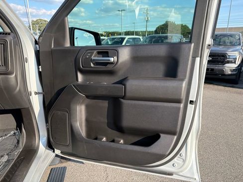 Used 2021 Chevrolet Silverado 1500 Custom AWD/4WD image 23