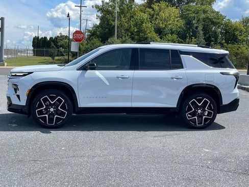 New 2026 Chevrolet Traverse High Country w/ LPO, Floor Liner Package image 4