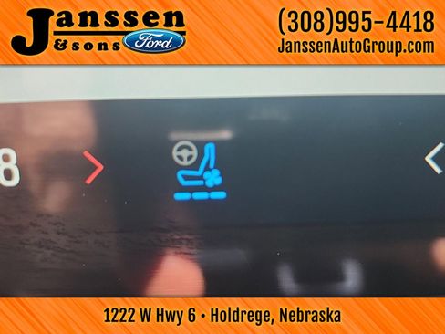 Used 2025 Ford Expedition Platinum w/ Driver's Package AWD/4WD image 32