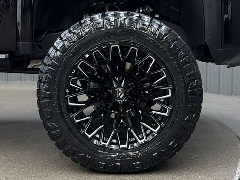 Used 2026 GMC Sierra 3500 Denali Ultimate AWD/4WD image 9