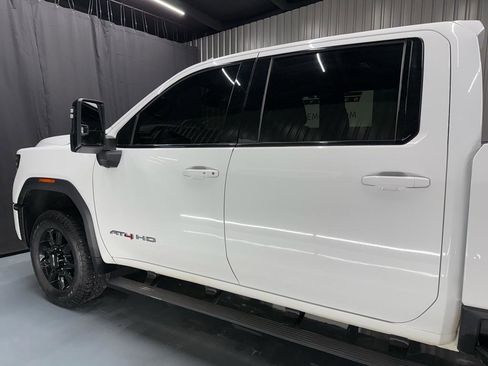 Used 2024 GMC Sierra 2500 AT4 w/ AT4 Preferred Package AWD/4WD image 7