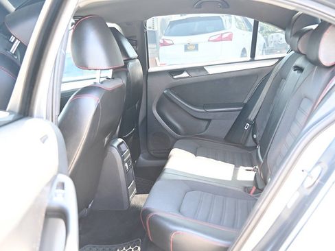 Used 2012 Volkswagen Jetta GLI FWD image 16
