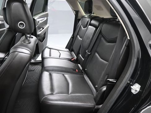 Used 2018 Cadillac XT5 Premium Luxury image 14