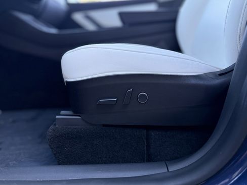 Used 2022 Tesla Model Y Long Range image 26