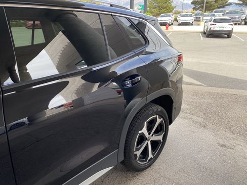 Used 2025 Volkswagen Tiguan SE w/ Panoramic Sunroof Package image 45