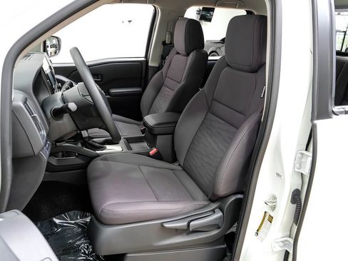 Used 2025 Nissan Frontier S image 25