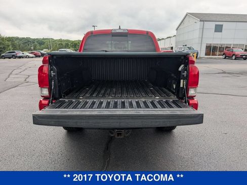 Used 2017 Toyota Tacoma TRD Off-Road AWD/4WD image 28