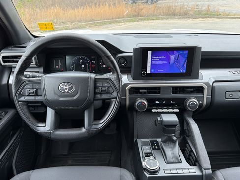 Used 2024 Toyota Tacoma SR5 AWD/4WD image 22