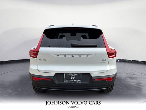 New 2026 Volvo XC40 B4 Plus w/ Climate Package image 4