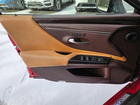 Used 2019 Lexus ES 300h w/ Premium Package image 7