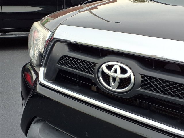 Used 2015 Toyota Tacoma PreRunner w/ TRD Off-Road Package RWD image 34