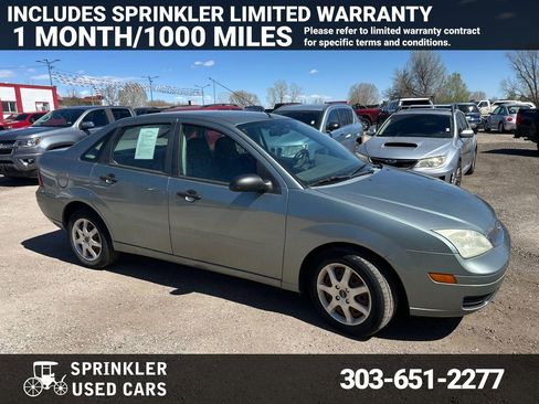 Used 2005 Ford Focus ZX4 Sedan image 1