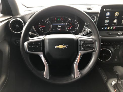 Used 2025 Chevrolet Blazer LT w/ Convenience Package FWD image 18