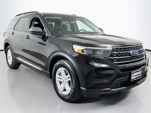 Used 2021 Ford Explorer XLT w/ Class III Trailer Tow Package RWD image 3