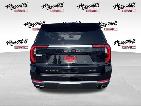 Used 2026 GMC Yukon Denali w/ Sun & Power Step Package AWD/4WD image 4