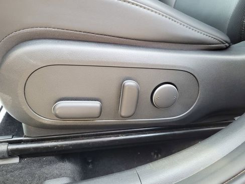 Used 2024 Hyundai Kona Limited FWD image 12