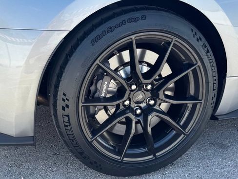 Used 2020 Ford Mustang Shelby GT350 w/ Technology Package RWD image 13